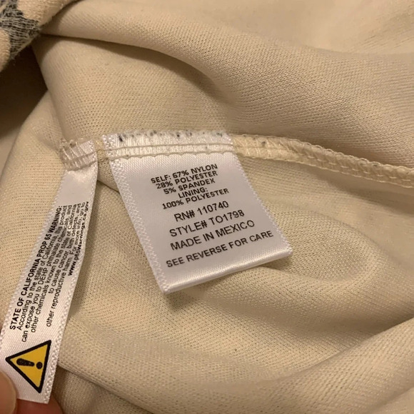 EMELIA Sleeveless‎ Layered Print Top - Picture 6 of 7